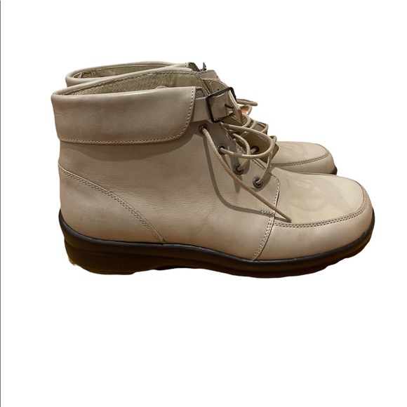 FOOTPRINTS BY BIRKENSTOCK Marino Leather Boots - Picture 3 of 10